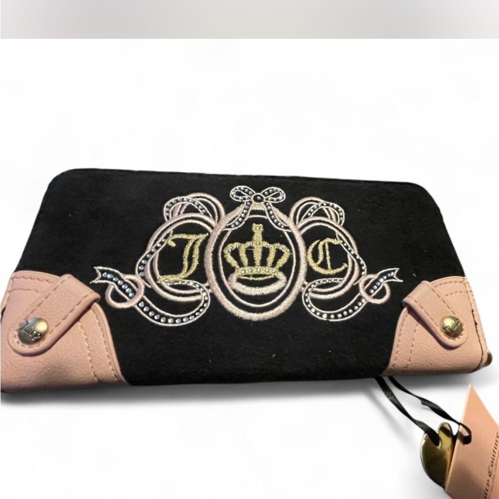 NWT Juicy Couture Lover’s Club wallet in licorice/pink dia